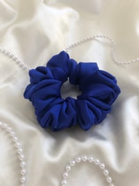 Image 1 of SCRUNCHIE STANDARD CORNFLOWER/CHABER