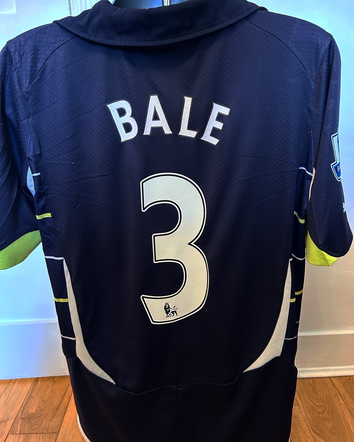 Image of Tottenham Hotspur “BALE 3” 2010/11 Third Shirt + PL patches (M)