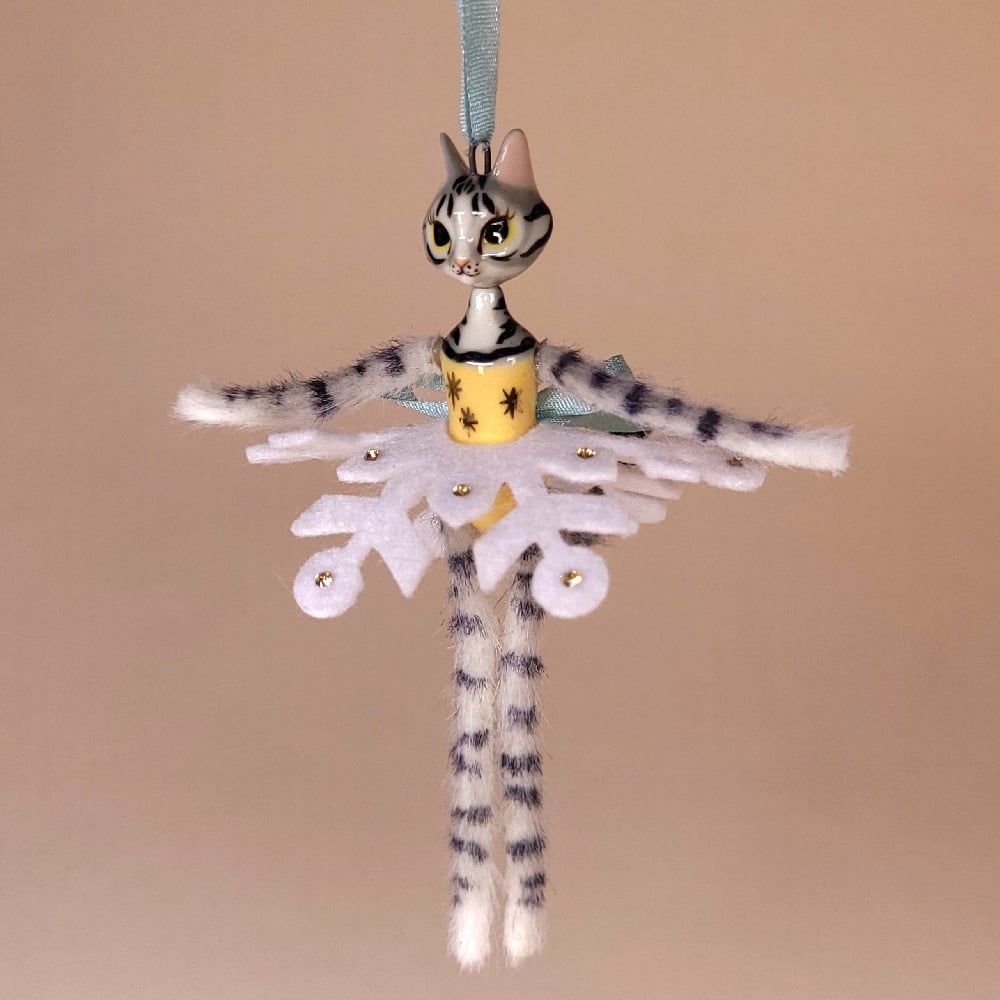 Image of Silver Tabby Snowflake Kitten