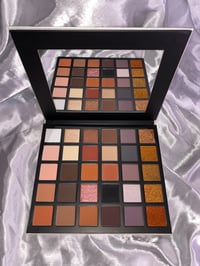 Image 4 of Bold ‘n Nude Eyeshadow Palette 