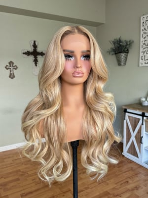 Image of Reba middle part luxury (pre order) 