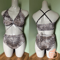 Image 2 of Leopard Set