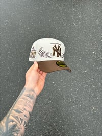 Image 1 of TRI TONE STONE NEW YORK YANKEES CUSTOM FITTED CAP
