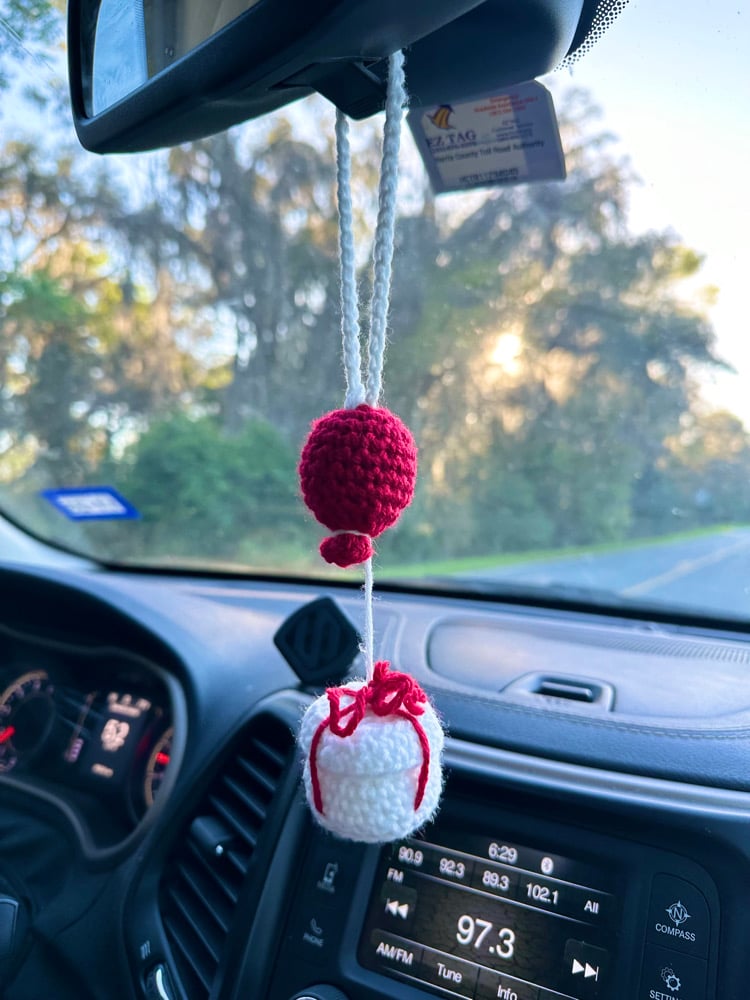 Image of ACNH balloon present car hanging