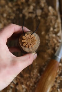 Image 4 of Daisy Pendant Necklace 