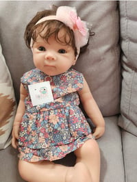Image 1 of Luciana con cabello 