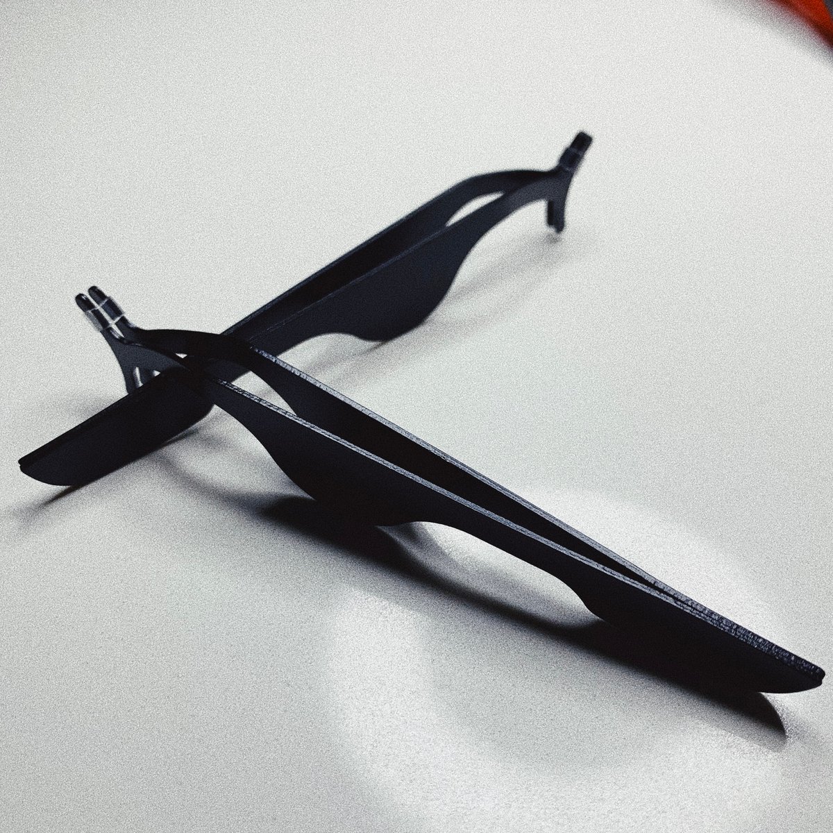 Image of LA$H TWEEZERS
