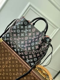 Image 8 of The Bella bag (many colors)