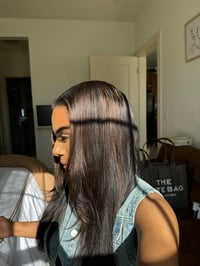 Image 7 of 20 inch YAKI 6x8 HD LACE CLOSURE WIG with GOLDEN HIGHLIGHTS