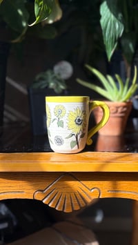 Image 2 of Sunflower mug 03