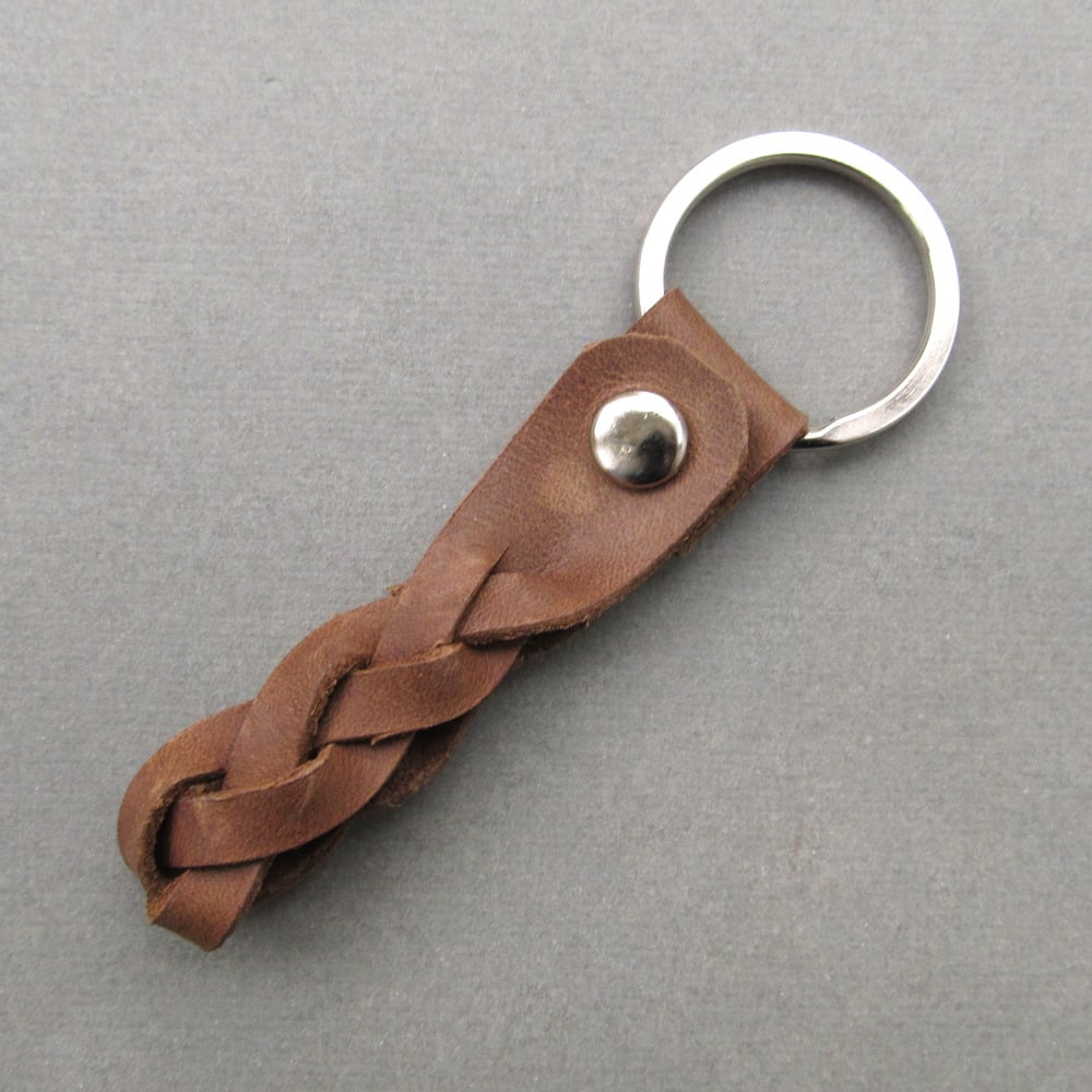 Image of Brown braided leather keyring