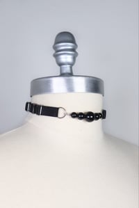 Image 4 of Thin choker with Onyx beads