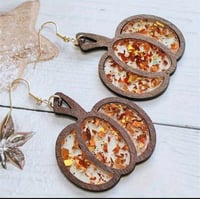 Wood pumpkin ear rings with glitter 