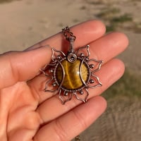 Image 2 of Tigers Eye Sun/Flower Pendant 🌻🤎