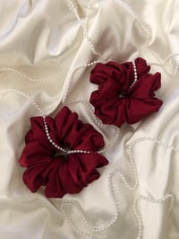 Image 2 of SCRUNCHIE OVERSIZED + STANDARD WINE