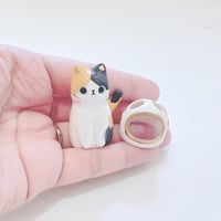 Image 4 of Calico cat with astronaut helmet ceramic figurine (helmet cover version)