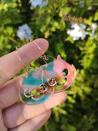 Image 2 of Pendientes calcifer holográficos 