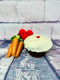 Image 1 of Organic Mini Carrot Cakes