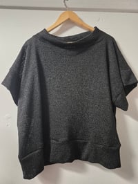 Image 3 of Squared Top-black 