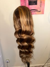 Image 1 of 26 inch body wave 4/27 wig 