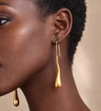 Image 2 of Clara Droplets