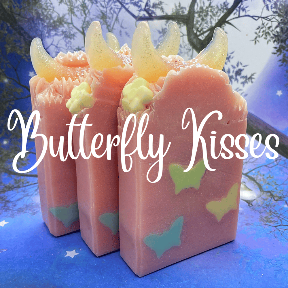 Image of Butterfly Kisses Soap: White Florals and Fresh Air