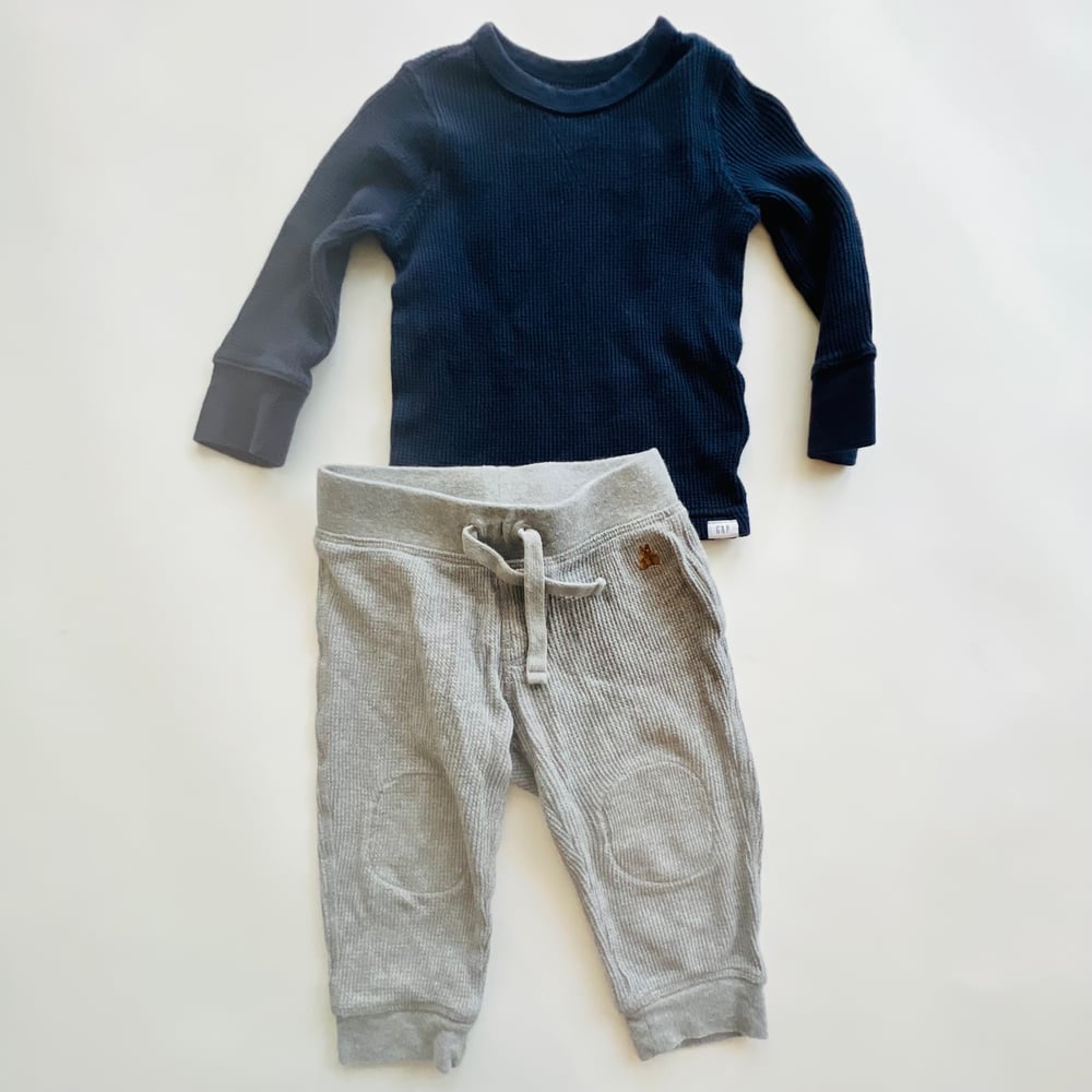 Image of BABY GAP THERMAL LONG SLEEVE SHIRT AND PANTS size 18-24M