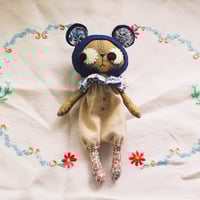 Image 3 of Mika