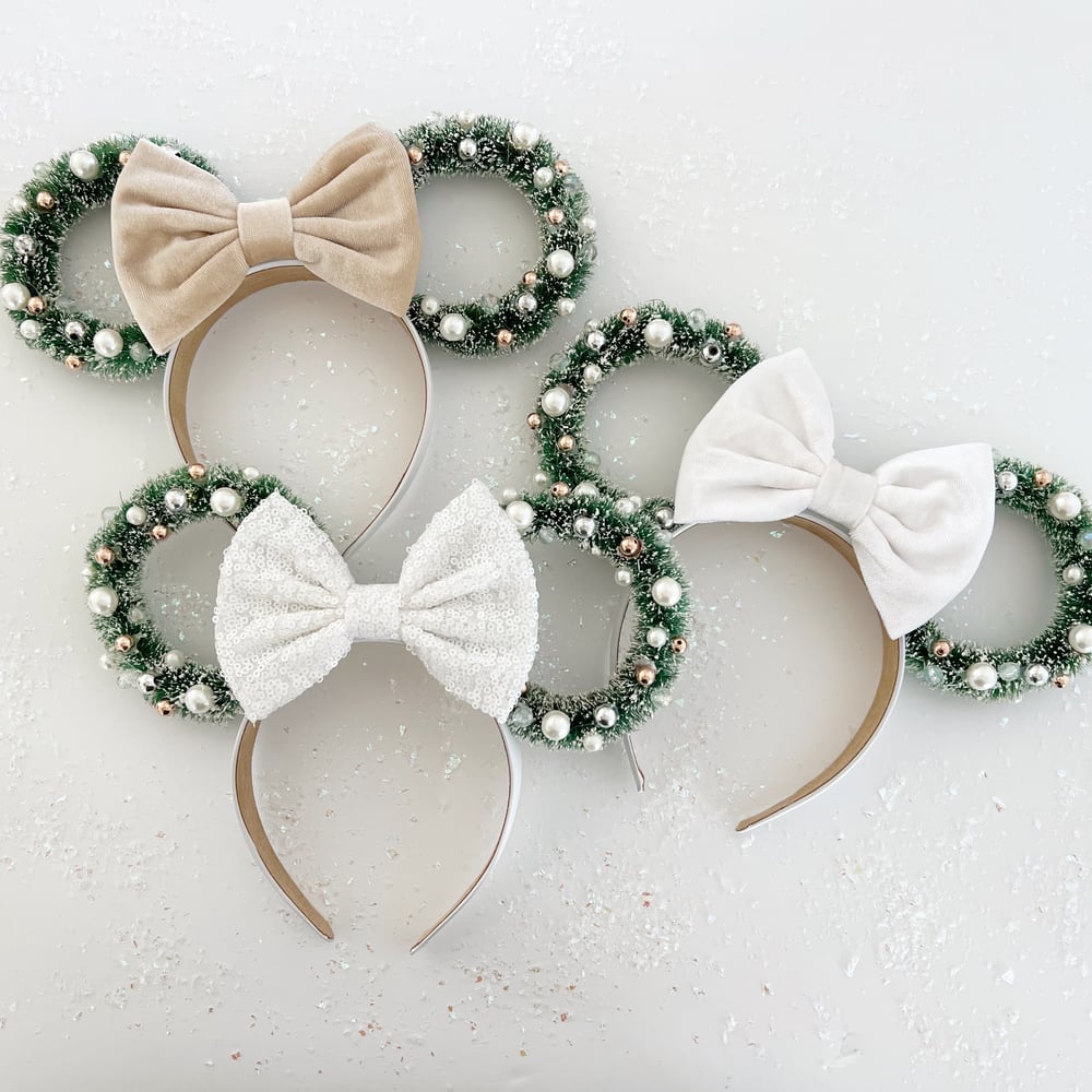 Image of Wreath Ears with Neutral Bow