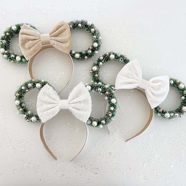 Image of Wreath Ears with Neutral Bow