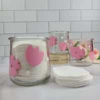 Image 5 of Upsie Cup with organic cotton pads