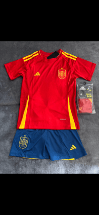 Image 1 of Spain red kit