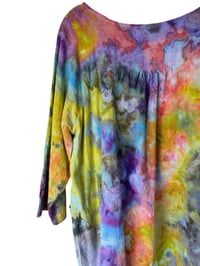 Image 6 of M 100% Cotton Forager Top in Bright Watercolor Ice Dye