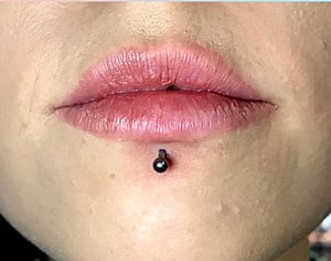 LABRET PIERCING SERVICES