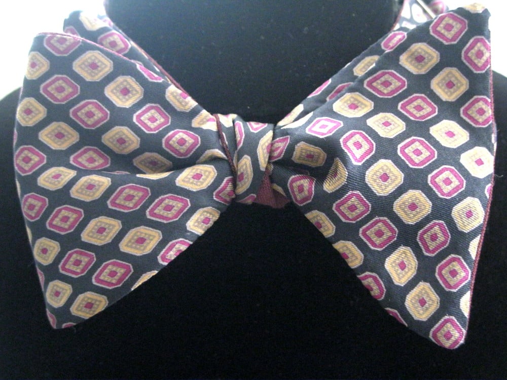 Image of Diamond Dodger Bow