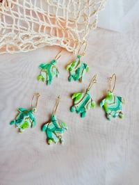 Image 2 of Agate Sea Turtles