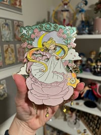 Image 6 of Inflorescence enamel pin 