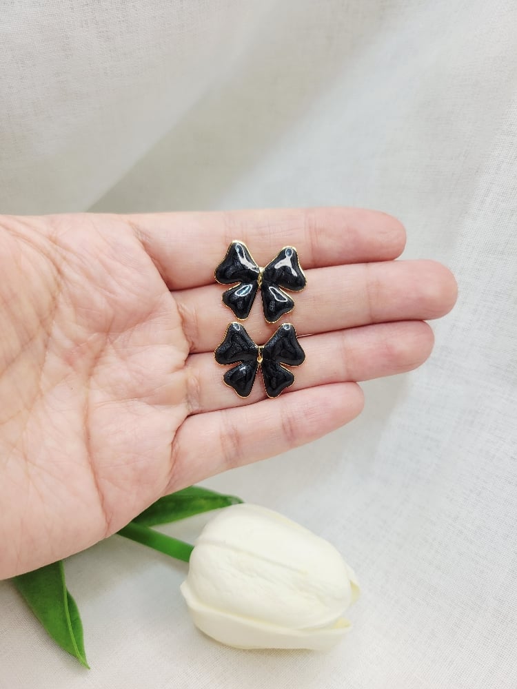 Image of Bow earrings 