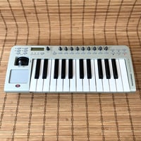 Image 2 of Novation ReMOTE 25 LE • USB MIDI Controller Keyboard • with box, power adapter + usb cable