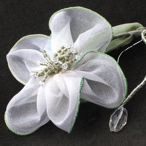 Image of R77  White Flower