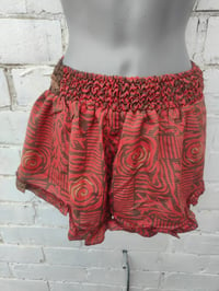 Image 2 of Frida Frilly Shorts red beige