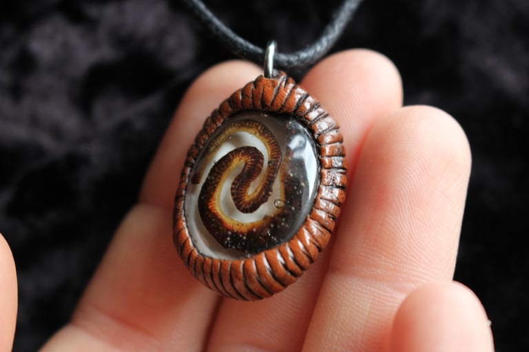 dead good worm necklace Image 3
