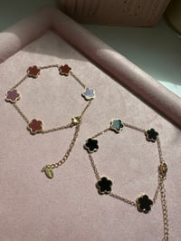 Image 4 of Flower bracet  花朵手链