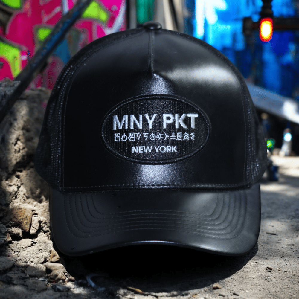 MNY PKT LEATHER TRUCKER// BLACK FLAME