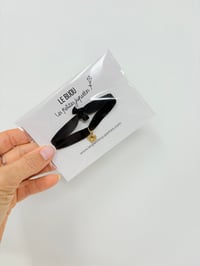 Image 4 of Le Bracelet Femme ruban velours élastique breloque losange
