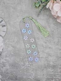 Image 2 of Pastel Daisy Acrylic Bookmark