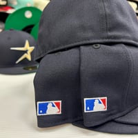 Image 2 of New Era 59Fifty Navy Gold  OG Side Batty