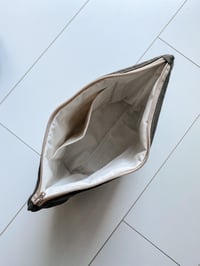 Image 4 of Zipper pouch Linen