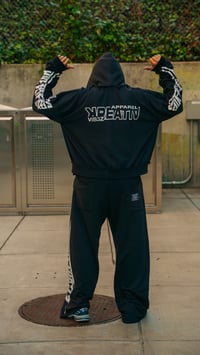Image 4 of “NOIR  VIB3Z” OVERSIZED 3/4 shorts 