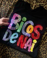 Image 1 of Camiseta bordada a man. BICOS de NAI. Negra. Varias tallas. ⚠️Feita por encarga.